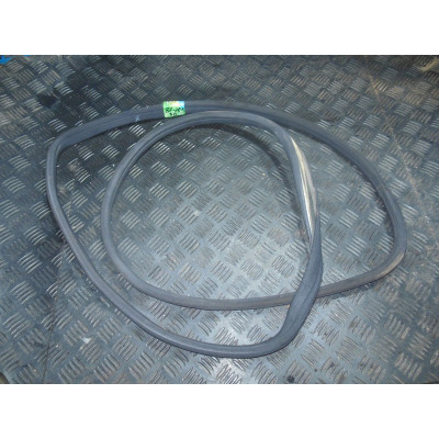  Уплотнитель двери задней правой к  Mercedes  E W210,  2001