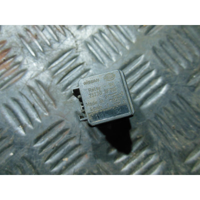  Реле (прочие) к  Nissan  Primera,  2001