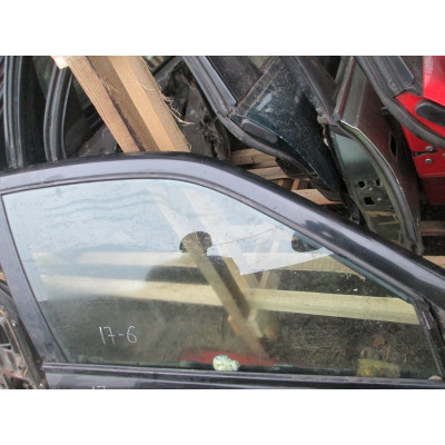  Стекло двери передней правой к  Nissan  Primera,  1993