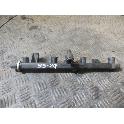  Топливная рампа к  Alfa Romeo  146,  1999