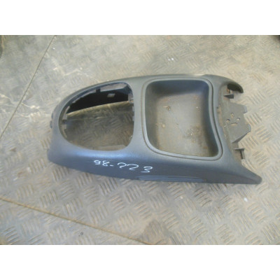  Консоль салона (кулисная часть) к  Renault  Megane,  1999