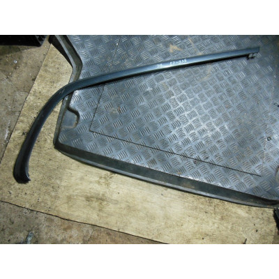  Молдинг крыши к  Mercedes  E W210,  2001