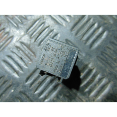  Реле (прочие) к  Nissan  Primera,  2001