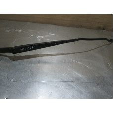  Щеткодержатель (поводок стеклоочистителя, дворник) к  Mazda  323,  1997