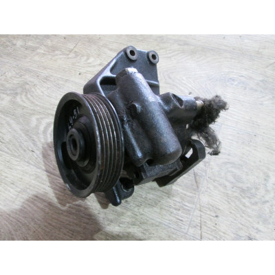  Насос гидроусилителя руля к  Renault  Trafic,  1998