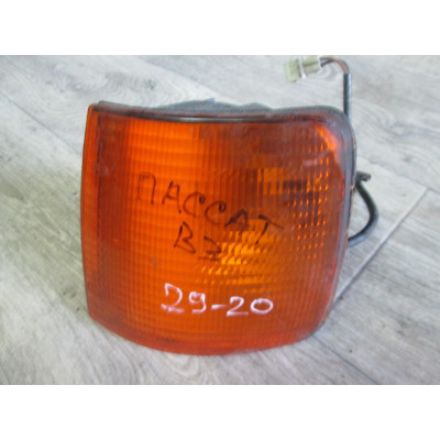  Поворотник левый к  Volkswagen  Passat,  1993