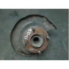  Кулак поворотный правый к  Nissan  Primera,  1993