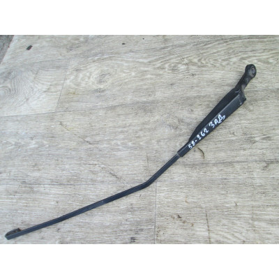  Щеткодержатель (поводок стеклоочистителя, дворник) к  Nissan  Primera,  1999