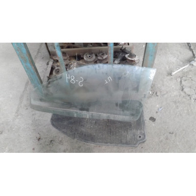  Стекло двери передней левой к  Mitsubishi  Colt,  1998