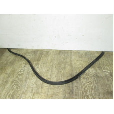  Уплотнитель капота к  Fiat  Punto,  1998