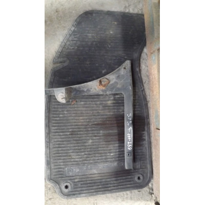  Кронштейн крепления бампера заднего к  Dodge  Grand Caravan,  2002