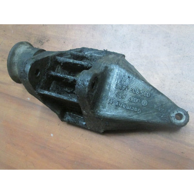  Кронштейн генератора к  Audi  100,  1985