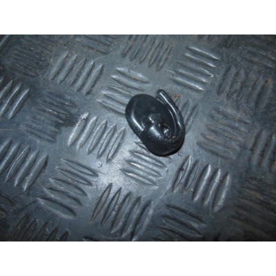  Направляющая шторки багажника (салазки) к  Mercedes  E W210,  2001