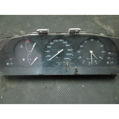  Щиток приборов (приборная панель) к  Nissan  Primera,  1993