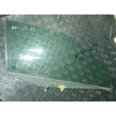  Стекло двери передней правой к  Nissan  Primera,  2001