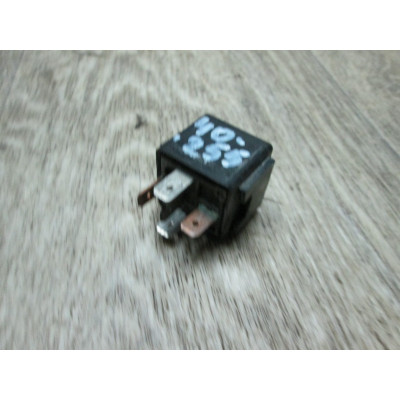  Реле (прочие) к  Mitsubishi  Space Wagon,  1996