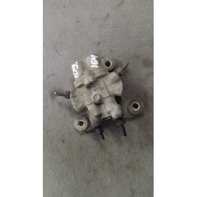  Распределитель тормозной силы к  Nissan  Primera,  1997