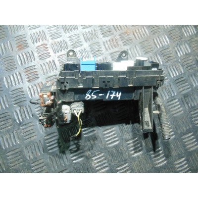  Блок реле к  Nissan  Primera,  2001