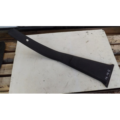  Обшивка стойки центральной левой к  Audi  100,  1986