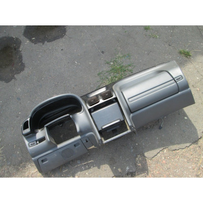  Панель передняя салона (торпедо) к  Renault  Laguna,  1996