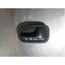  Ручка внутренняя задняя правая к  Mazda  323,  1997