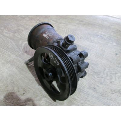 Насос гидроусилителя руля к  Toyota  Yaris,  1999