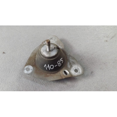  Подушка крепления двигателя к  Renault  Laguna,  1997