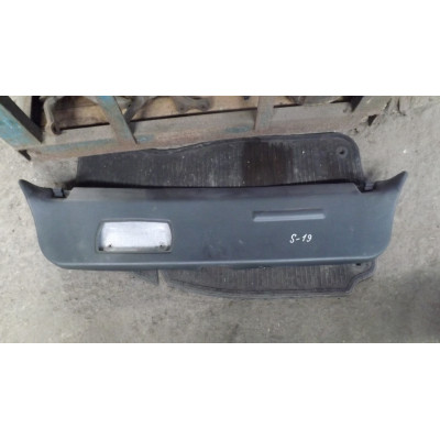  Обшивка крышки багажника к  Mitsubishi  Colt,  1998