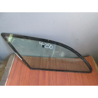  Стекло кузовное боковое левое к  Mercedes  C W202,  1998