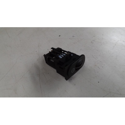  Щиток приборов (приборная панель) к  Ford  Mondeo,  1998