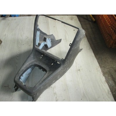  Консоль салона (кулисная часть) к  Audi  A4,  1997