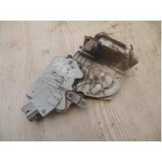  Замок двери задней правой к  Nissan  Primera,  1998