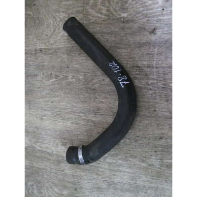  Патрубок (трубопровод, шланг) к  Audi  80,  1994