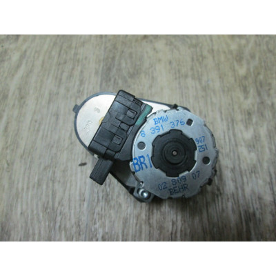  Моторчик заслонки печки к  BMW  7 E38,  1999