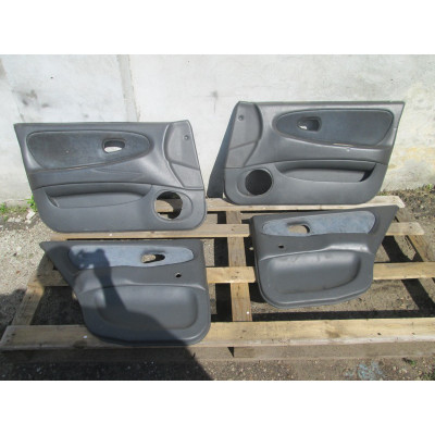  Обшивка двери (дверная карта) комплект к  Proton  400,  1996