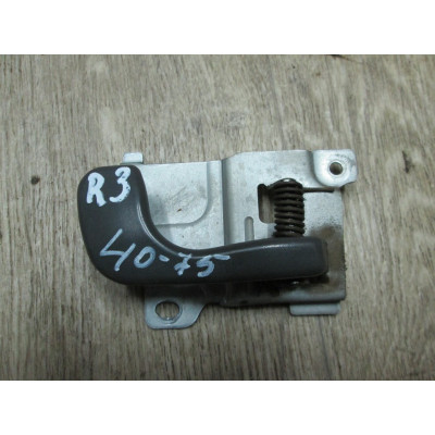  Ручка внутренняя задняя правая к  Mitsubishi  Space Wagon,  1996