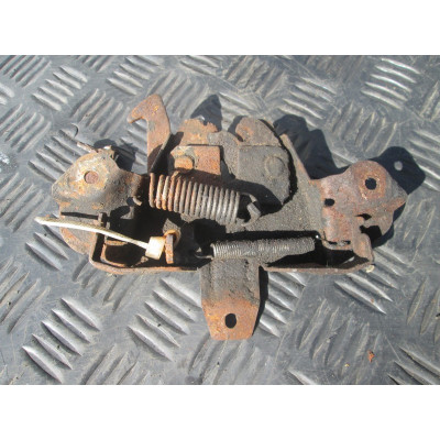  Замок капота к  Mitsubishi  Galant,  1998