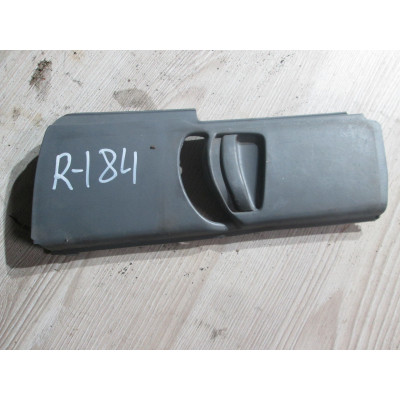  Обшивка стойки центральной левой к  Audi  A4,  1997