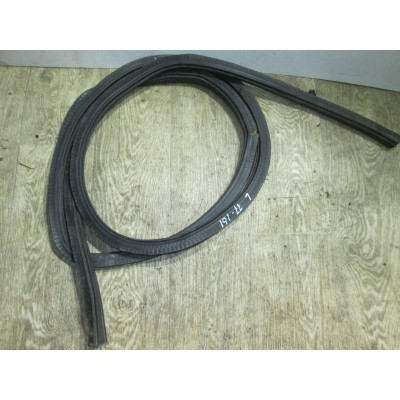  Уплотнитель к  Volkswagen  Golf,  1996