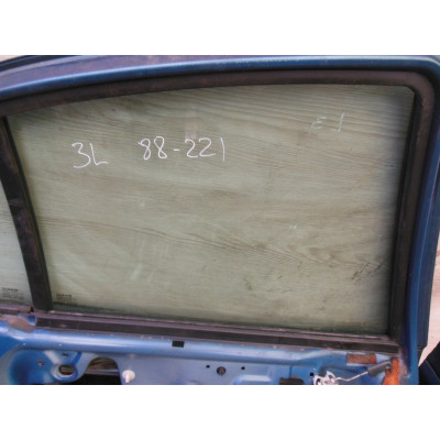 Стекло двери задней левой к  Renault  Megane,  1997