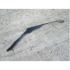  Щеткодержатель (поводок стеклоочистителя, дворник) к  Nissan  Terrano,  2000