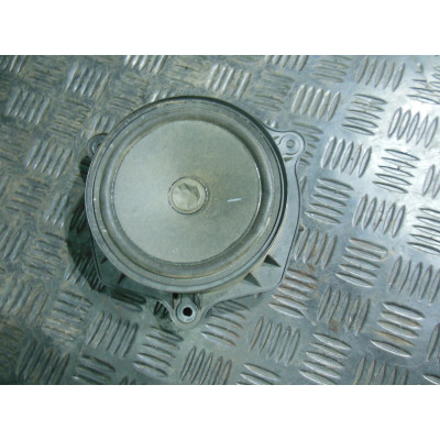  Динамик к  Nissan  Primera,  2001