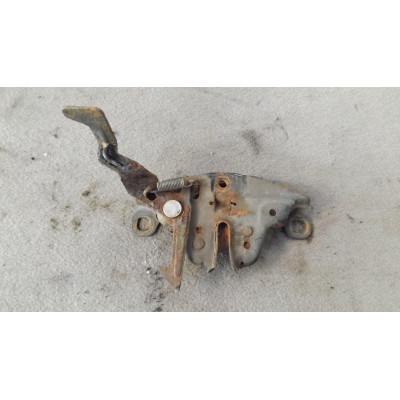  Замок капота к  Nissan  Primera,  1997