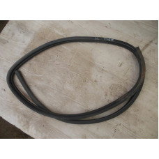  Уплотнитель двери задней левой к  Nissan  Primera,  1998