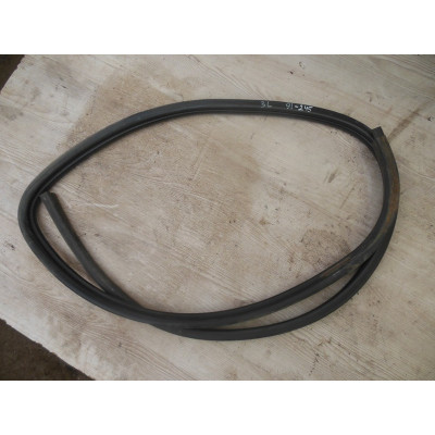  Уплотнитель двери задней левой к  Nissan  Primera,  1998