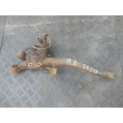  Кулак задний правый к  Mitsubishi  Galant,  1998