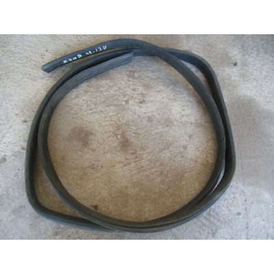  Уплотнитель двери задней правой к  Renault  Megane,  1999