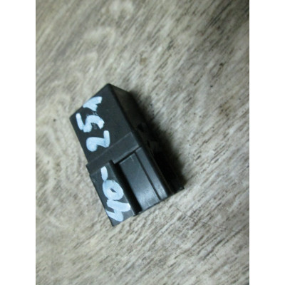  Реле (прочие) к  Mitsubishi  Space Wagon,  1996