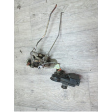  Замок двери передней левой к  Mitsubishi  Lancer,  1994