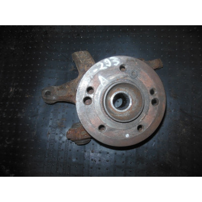  Кулак задний левый к  Mercedes  E W210,  2001